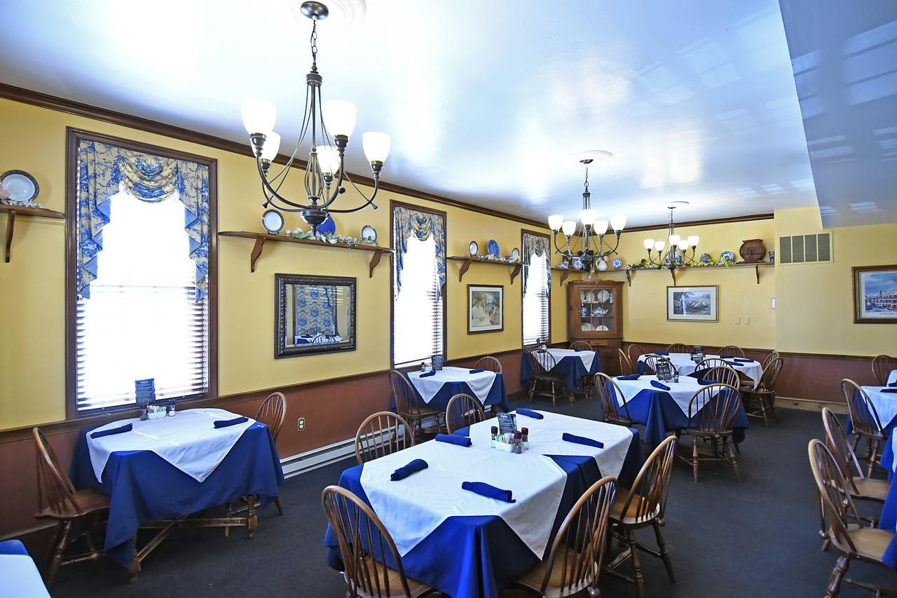 The Country Inn Of เบิร์กลีย์สปริงส์ ภายนอก รูปภาพ