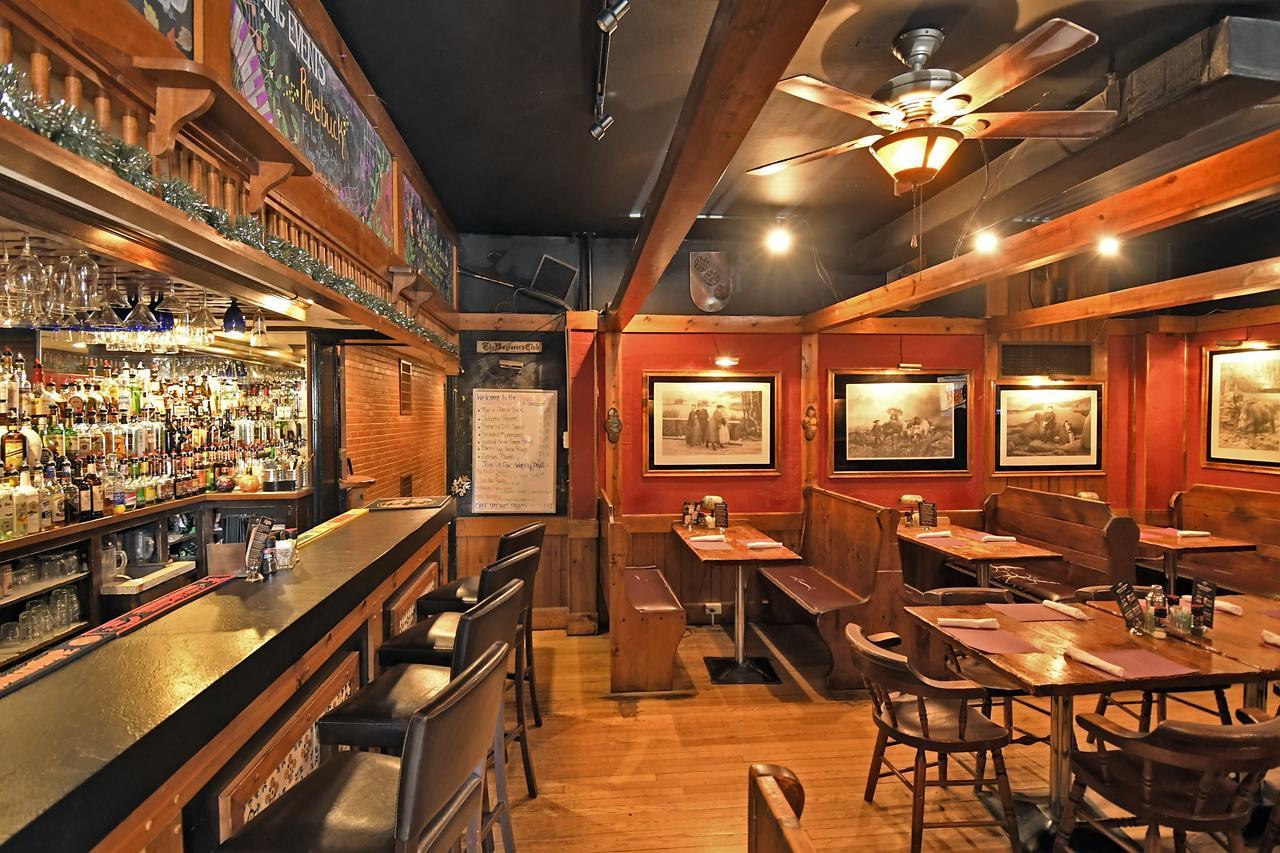 The Country Inn Of เบิร์กลีย์สปริงส์ ภายนอก รูปภาพ